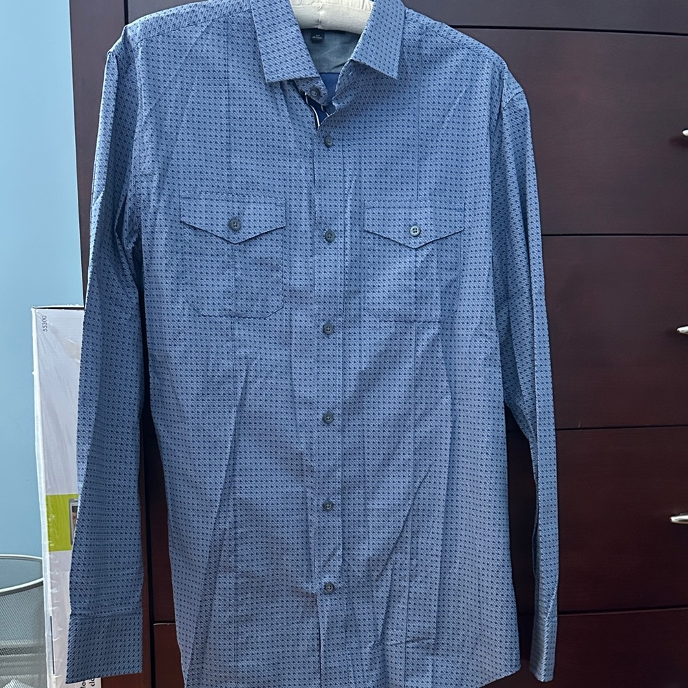 Banana Republic Men's Patterned Blue Shirt